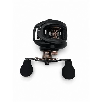 Baitcaster z włókna węglowego